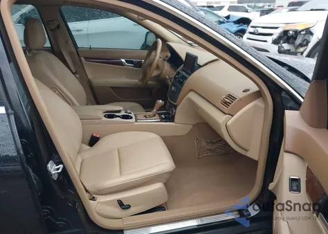 2008 Mercedes-Benz C 300 Luxury 4Matic/Sport 4Matic из США, поврежденный, VIN WDDGF81X08F091356